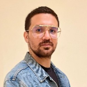 Maverick Calderón